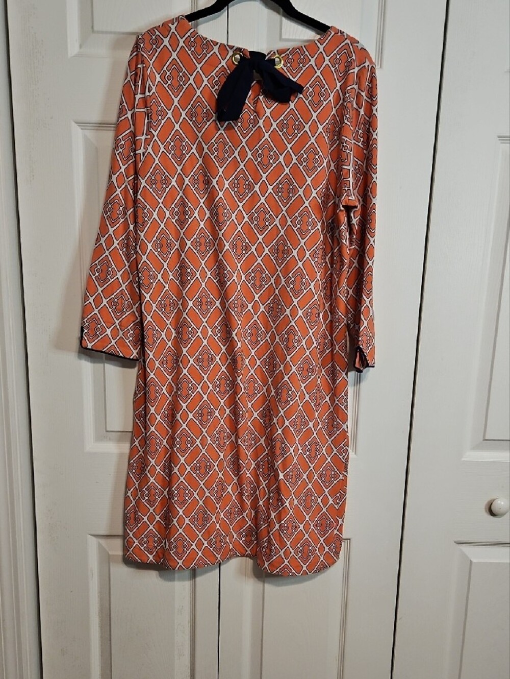 crown & ivy Coral Geometric Midi Shift Dress - Picture 7 of 8